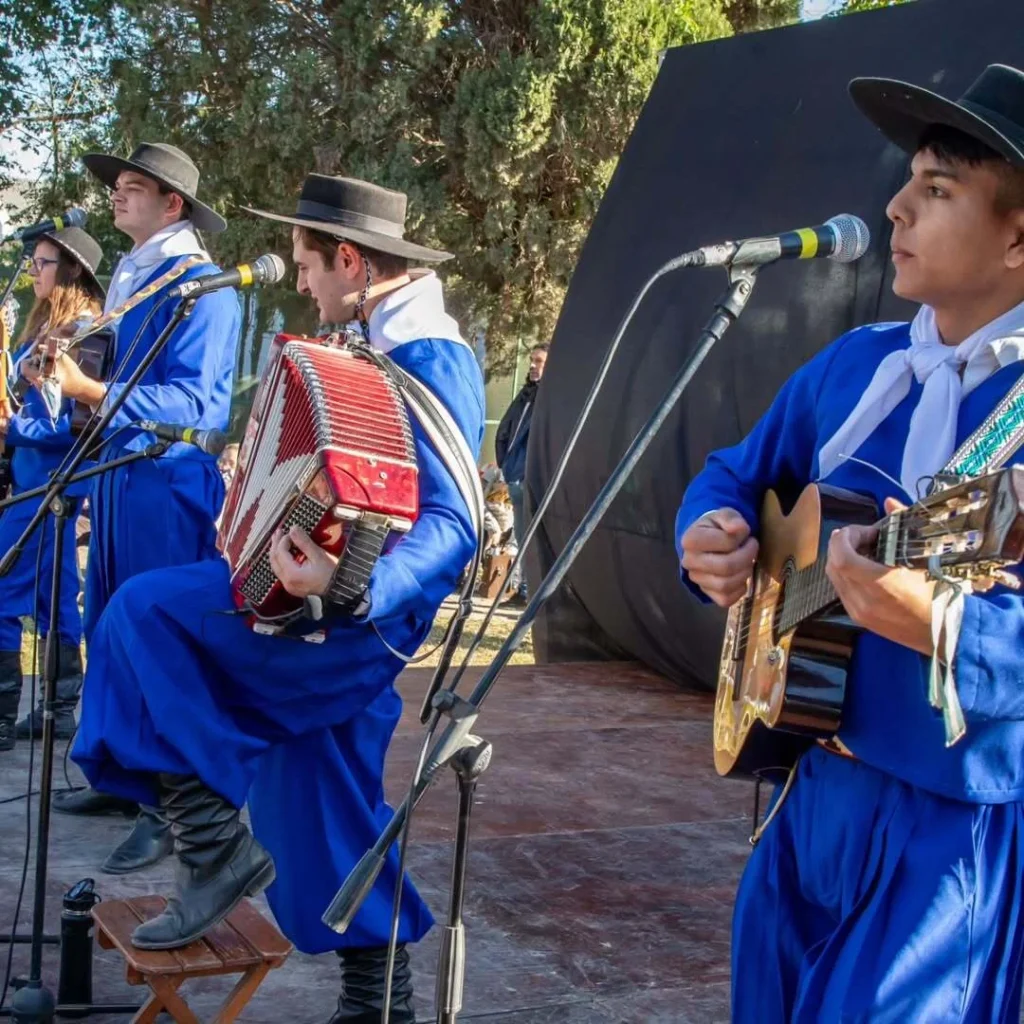 Fiesta Criolla Barrio La Orilla
