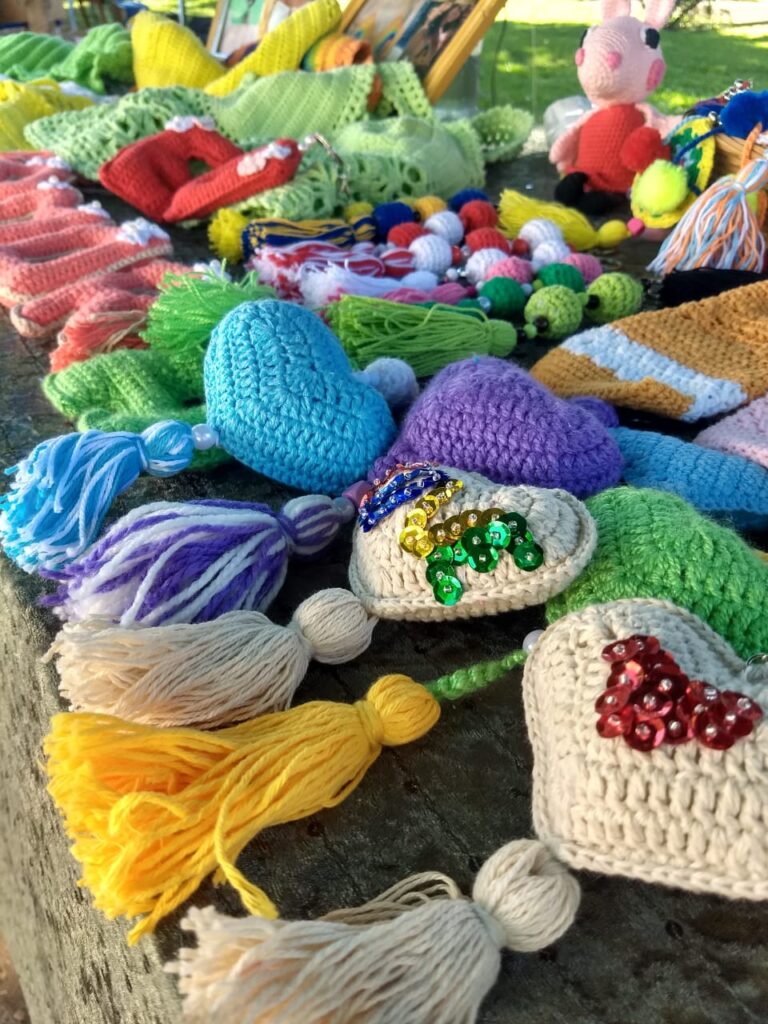 Feria de Artesanos y Productores de Alimentos, en el Parque de la ...